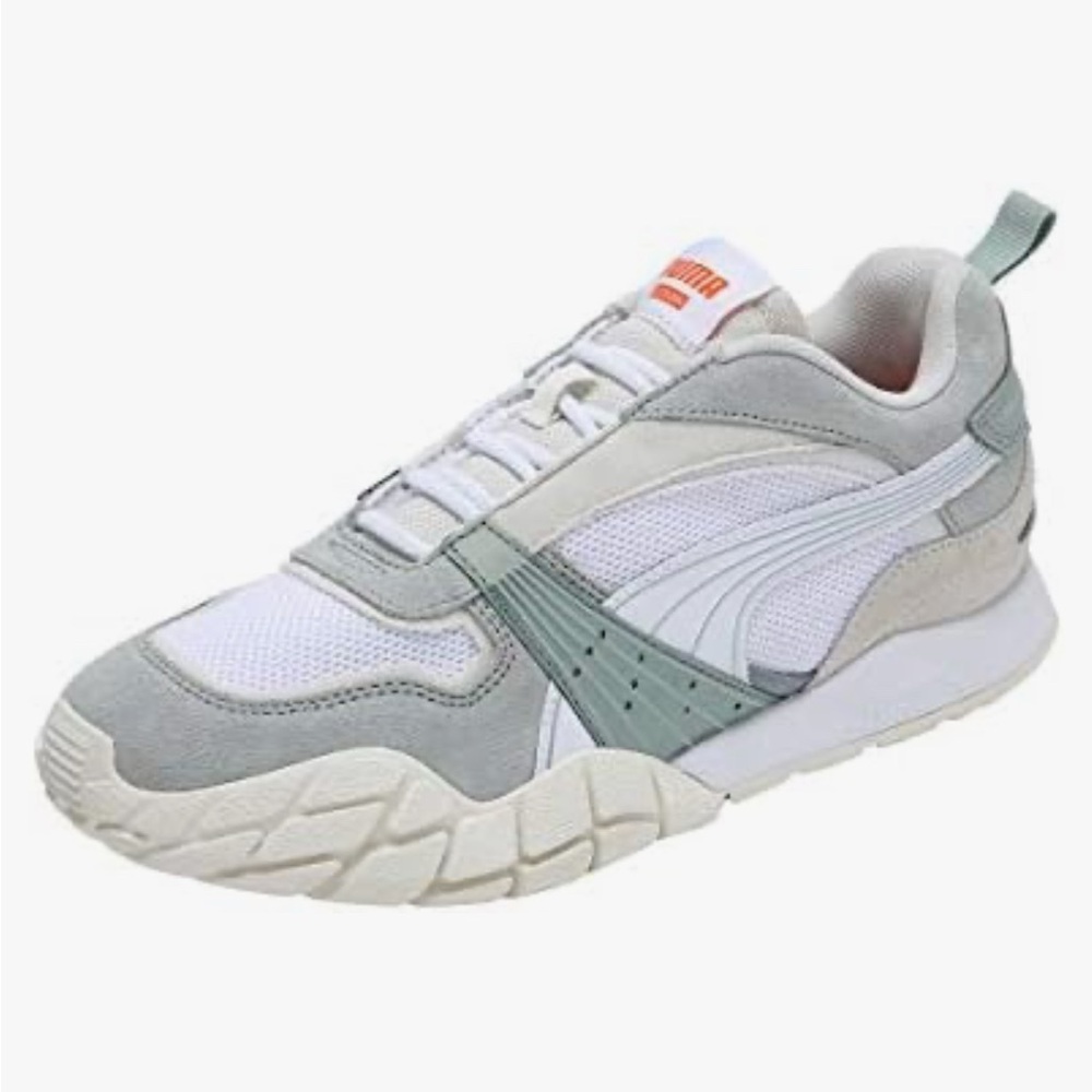 Puma Athletic Shoes in White and Gray